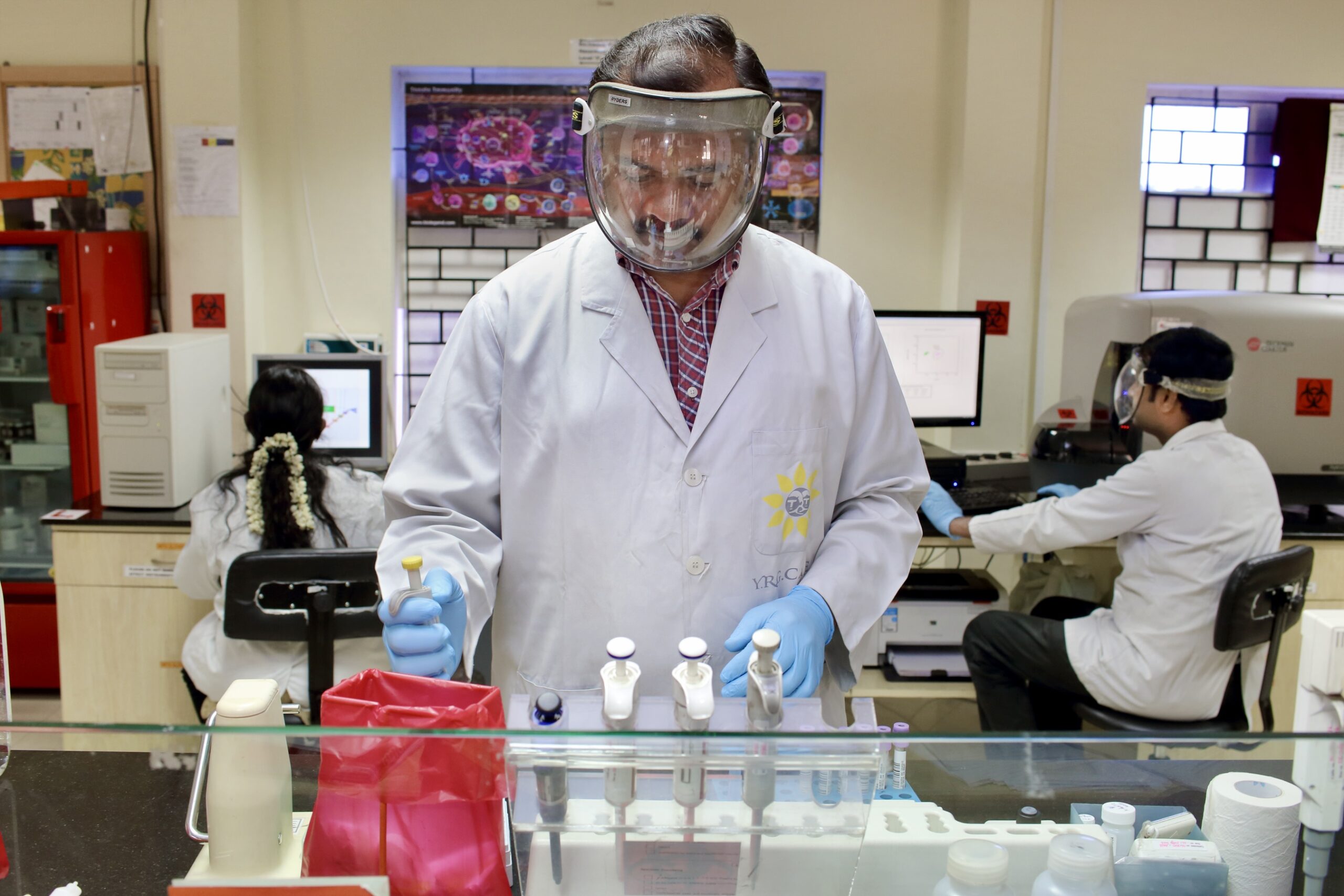 Lab Technicians At Work, Vhs Yrgcare Medical Centre, Chennai